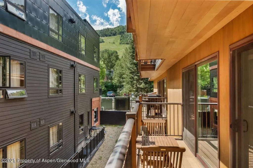 11 of 16 - 205 E Durant Avenue 2j, Aspen, CO