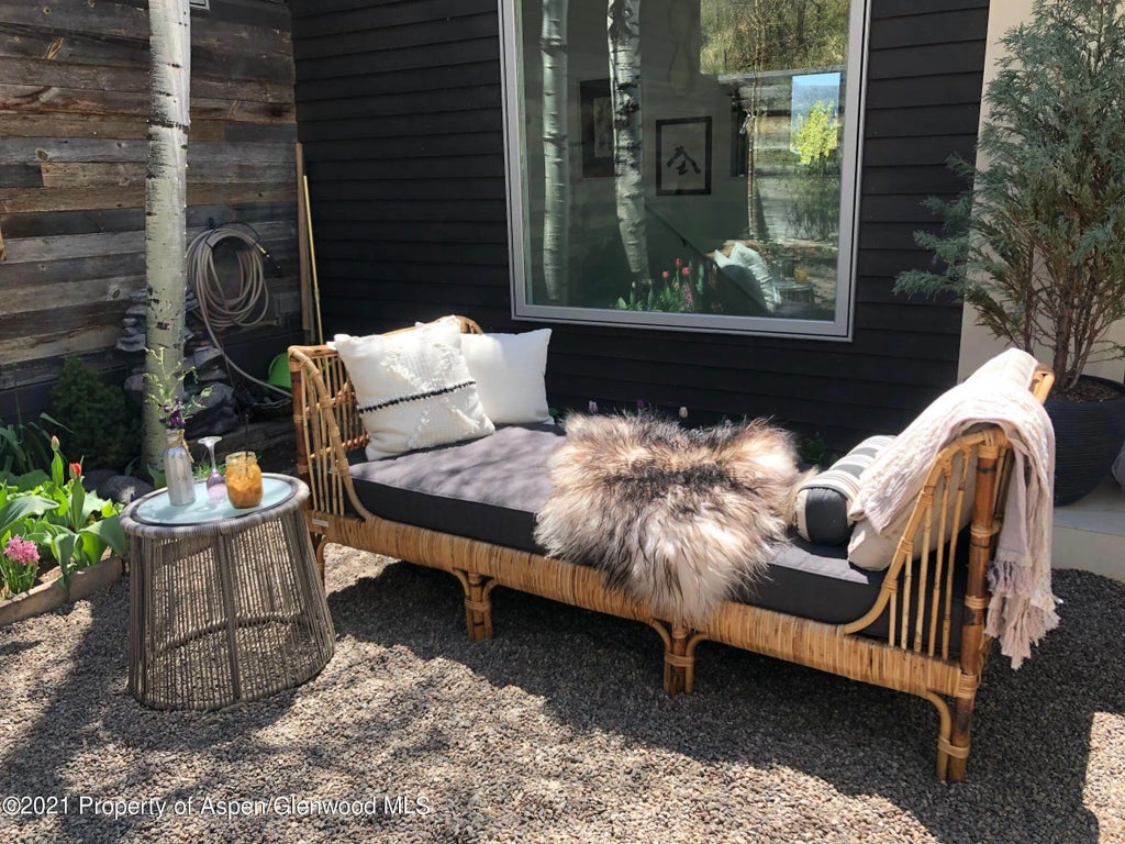 17 of 22 - 122 Eastwood Drive, Aspen, CO