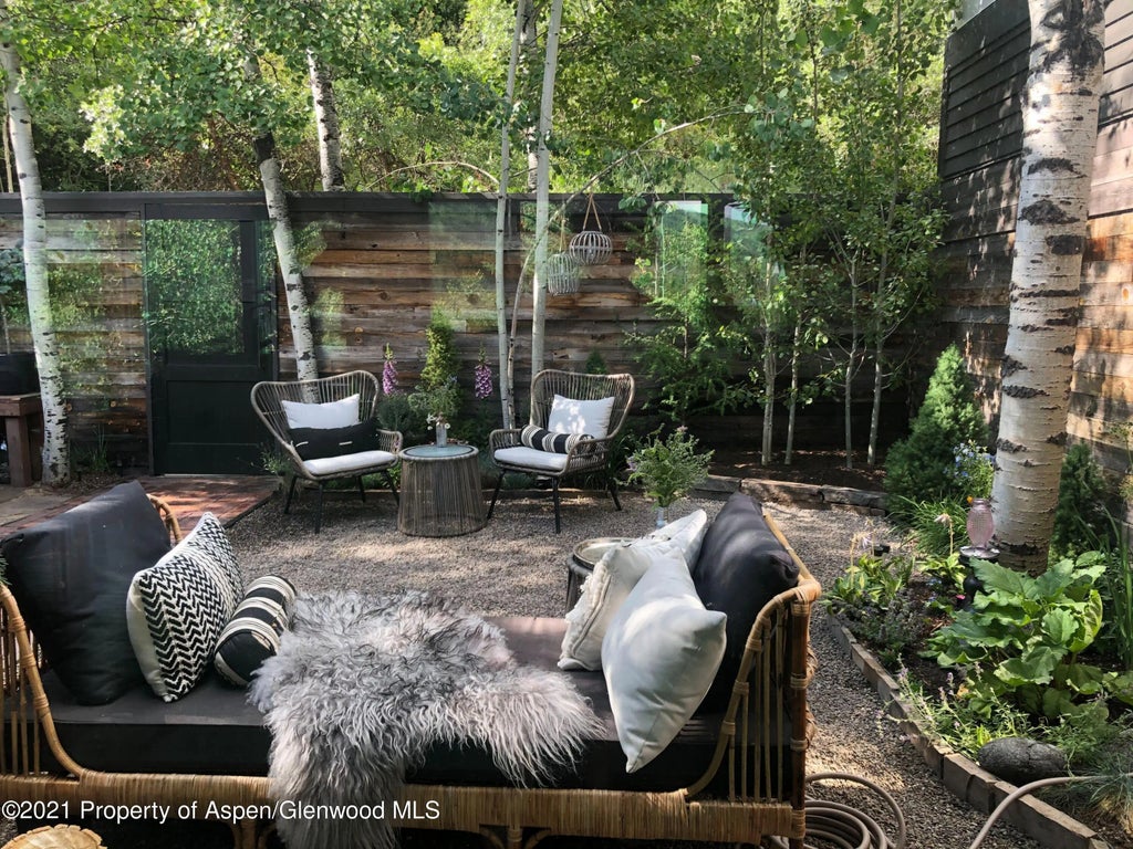 18 of 22 - 122 Eastwood Drive, Aspen, CO