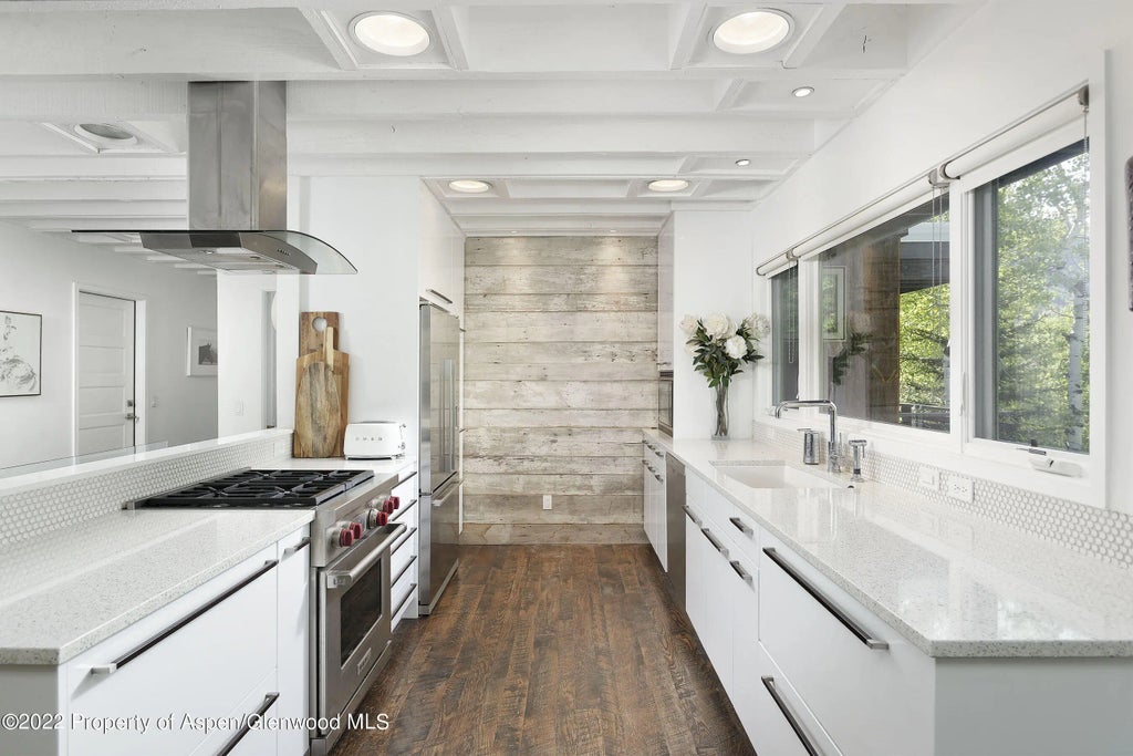 5 of 22 - 122 Eastwood Drive, Aspen, CO