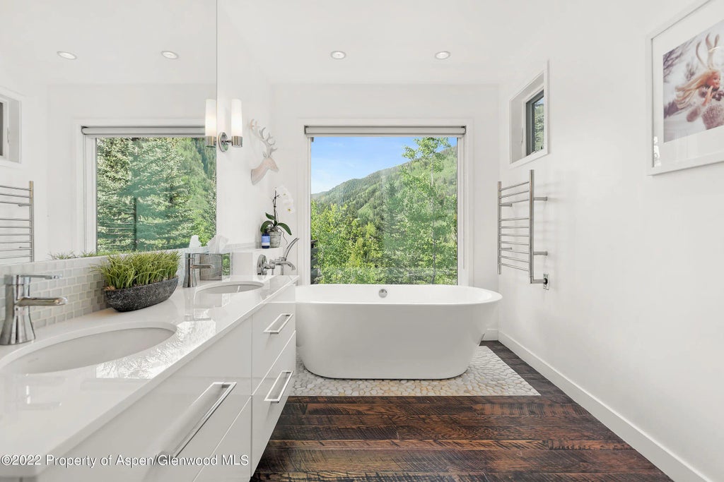 9 of 22 - 122 Eastwood Drive, Aspen, CO