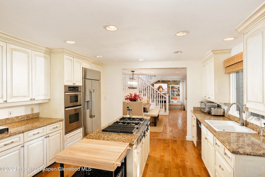 4 of 25 - 401 W Bleeker Street, Aspen, CO