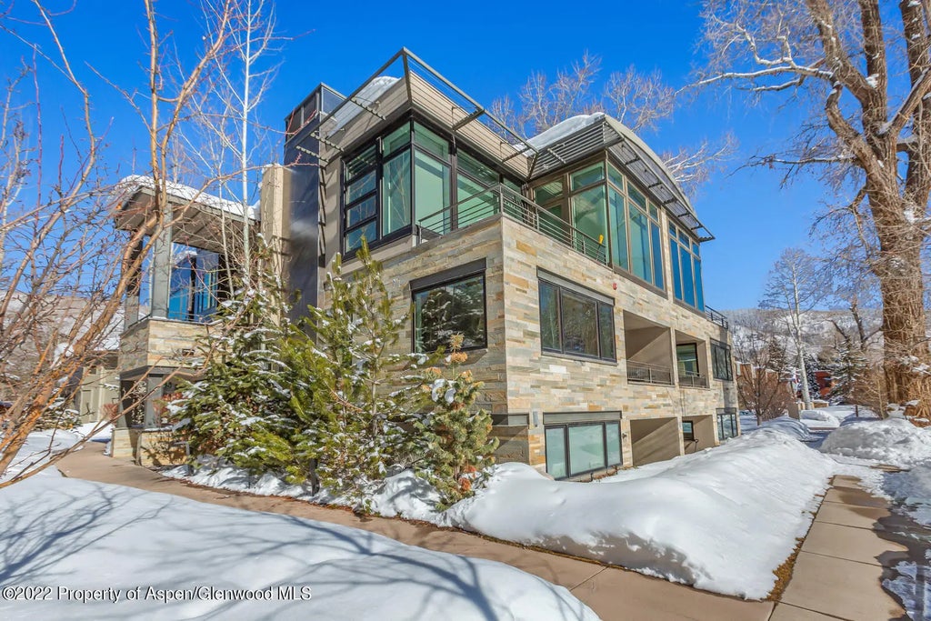 1 of 14 - 104 W Cooper Avenue 3, Aspen, CO