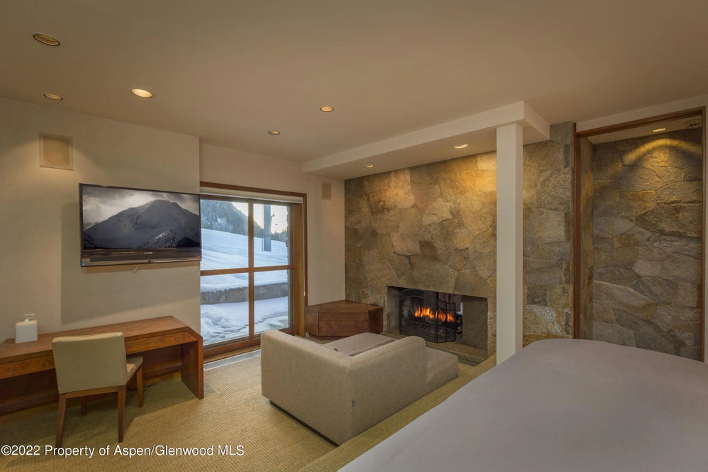 14 of 26 - 700 S Ute Avenue #700, Aspen, CO