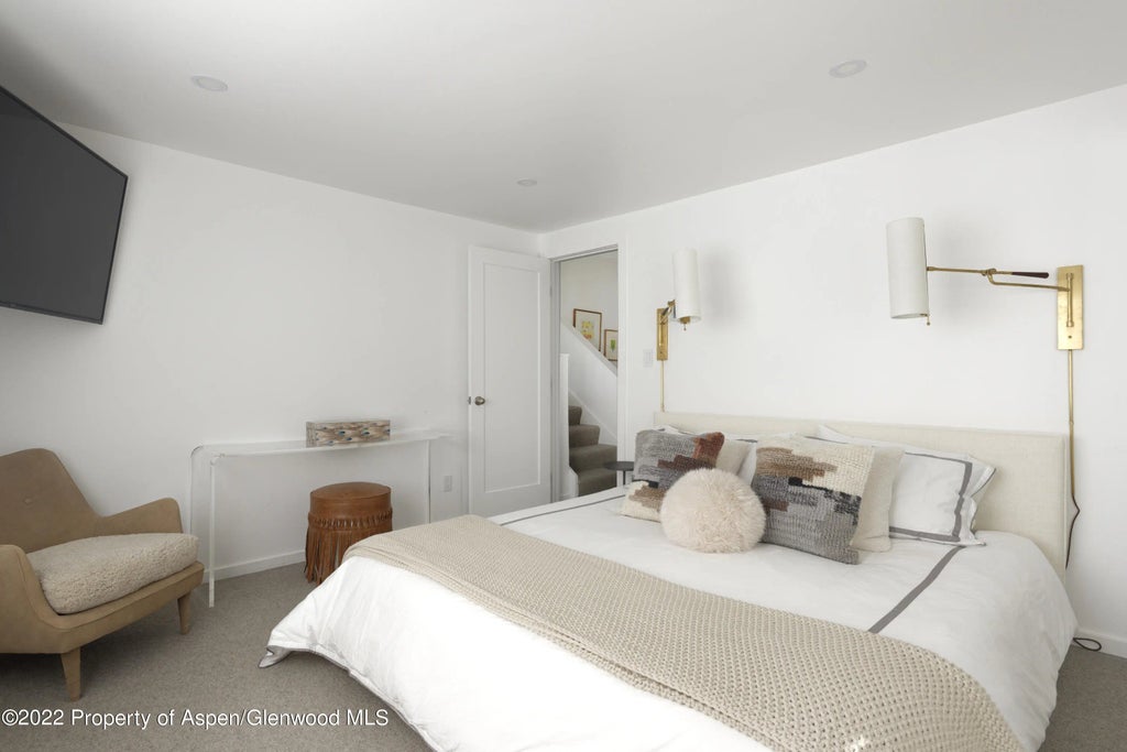 6 of 19 - 1050 Waters Ave. 14, Aspen, CO