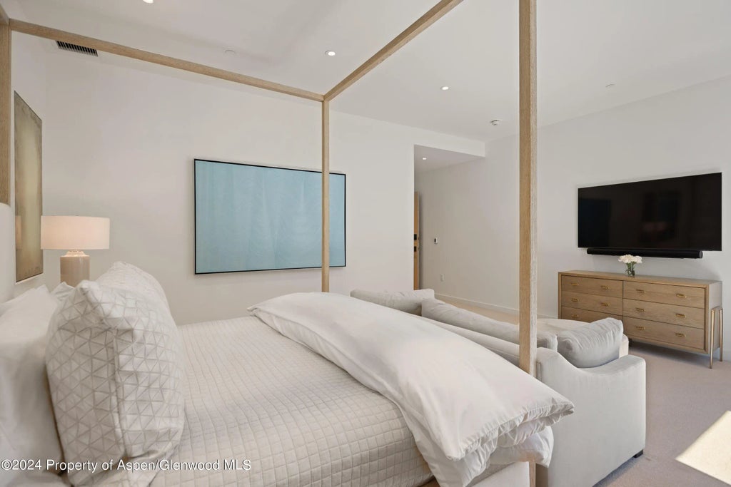 12 of 33 - 405 S Monarch Street 209, Aspen, CO