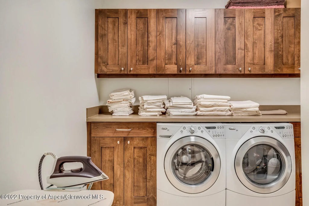 27 of 33 - 405 S Monarch Street 209, Aspen, CO