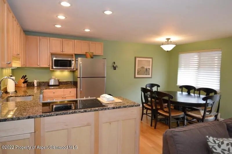 7 of 14 - 940 Waters 307, Aspen, CO