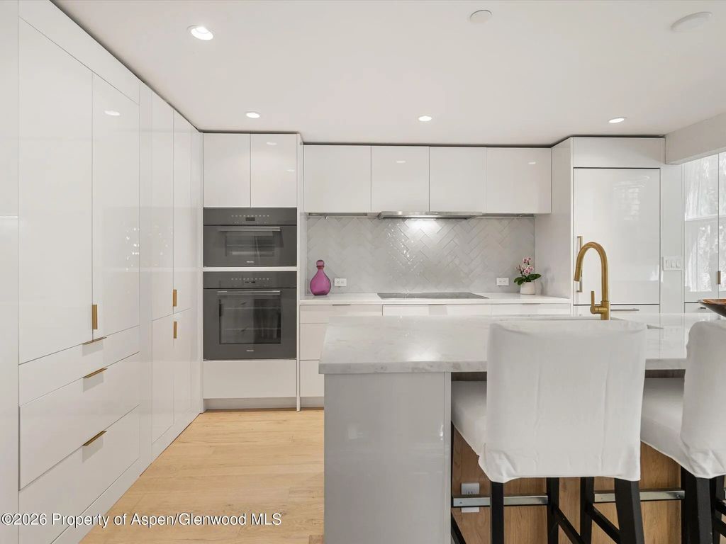18 of 22 - 900 E Durant Avenue # 107, Aspen, CO