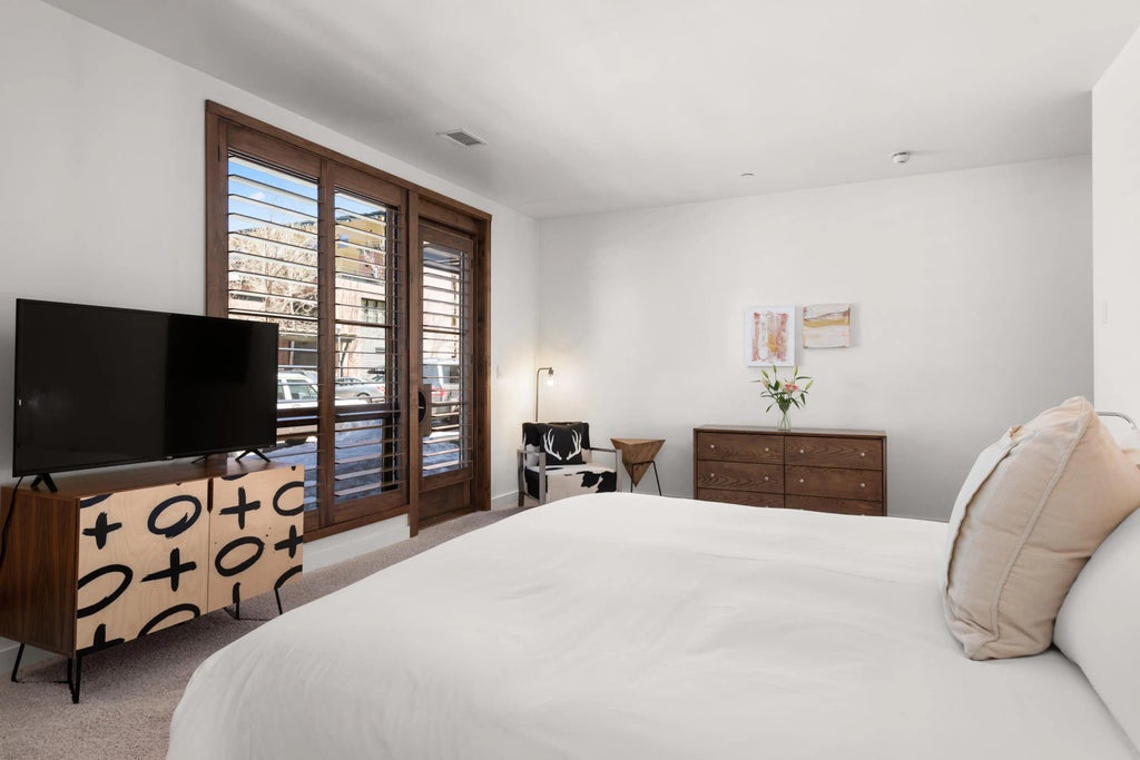 15 of 28 - 233 E Cooper Avenue 104, Aspen, CO