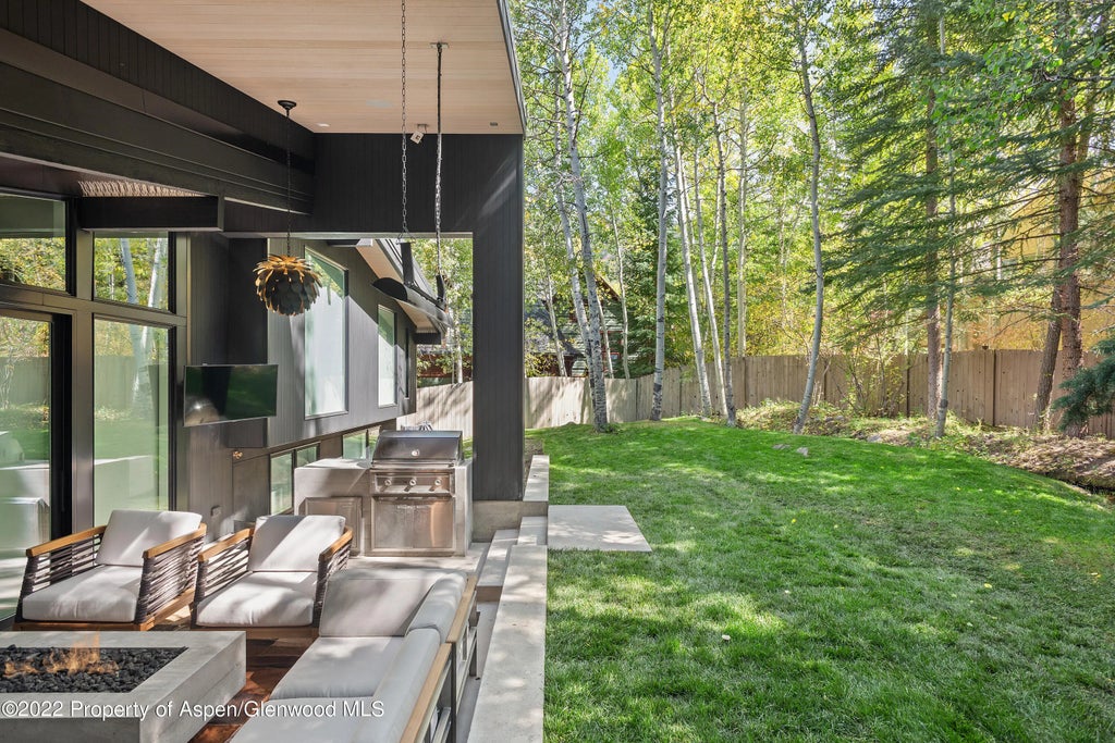 9 of 33 - 1112 Waters Avenue, Aspen, CO