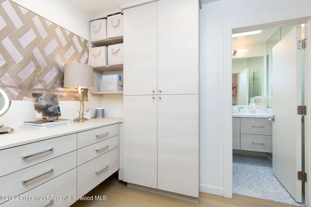 7 of 15 - 124 E Durant Avenue 2, Aspen, CO