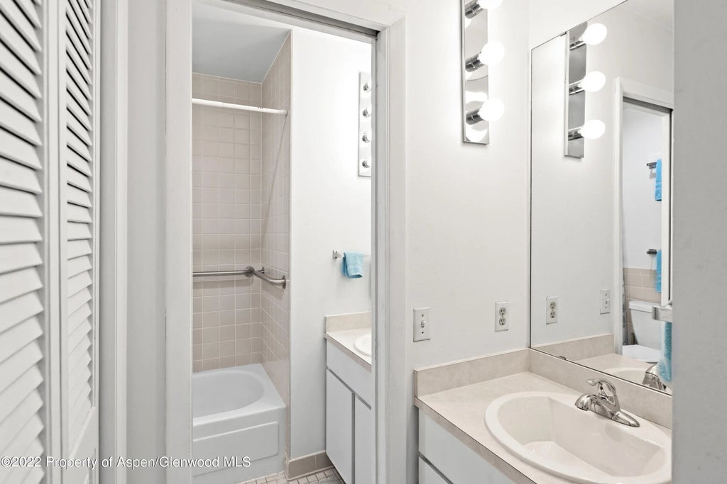 10 of 26 - 521 N Seventh Street Unit B, Aspen, CO