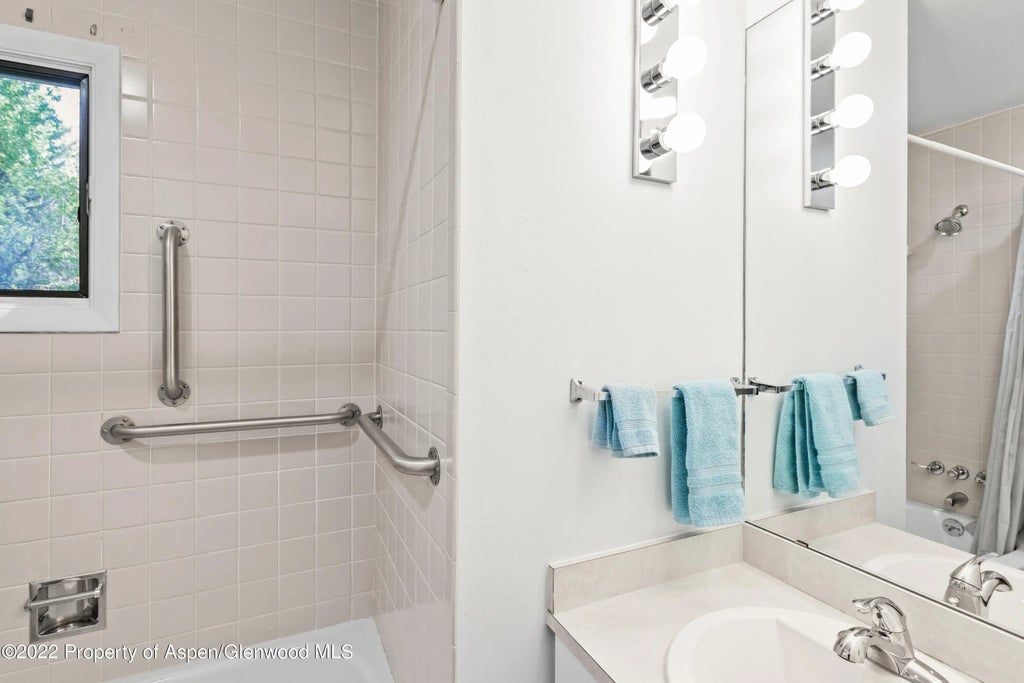 11 of 26 - 521 N Seventh Street Unit B, Aspen, CO