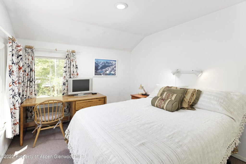 12 of 26 - 521 N Seventh Street Unit B, Aspen, CO