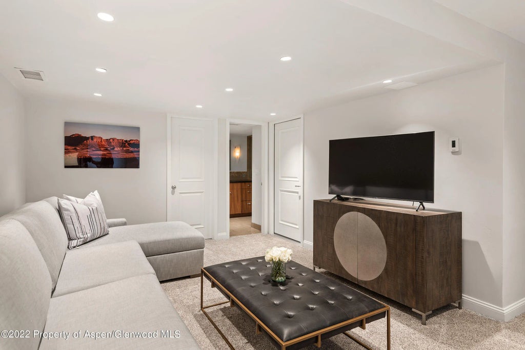 18 of 22 - 100 N 8th Street 23, Aspen, CO