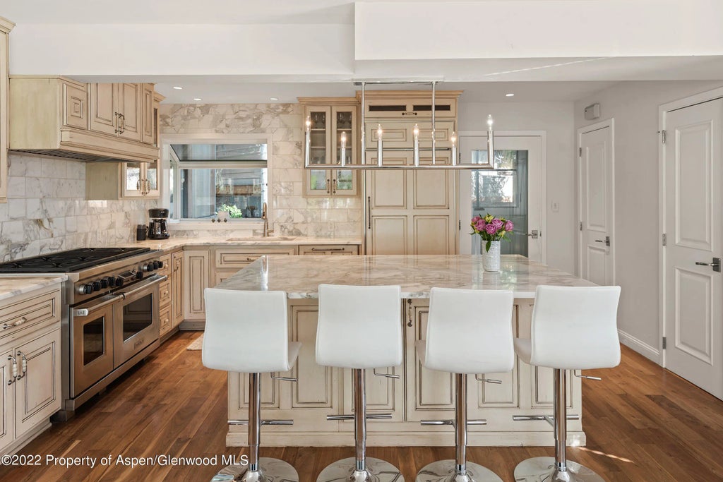 8 of 22 - 100 N 8th Street 23, Aspen, CO