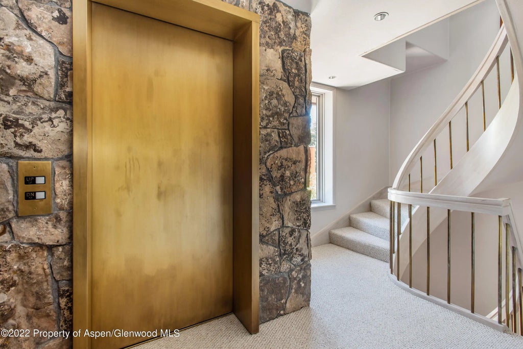 8 of 28 - 237 Gilbert Street, Aspen, CO