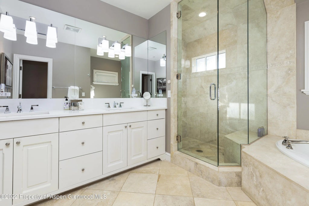6 of 14 - 922 E Cooper Avenue, Aspen, CO