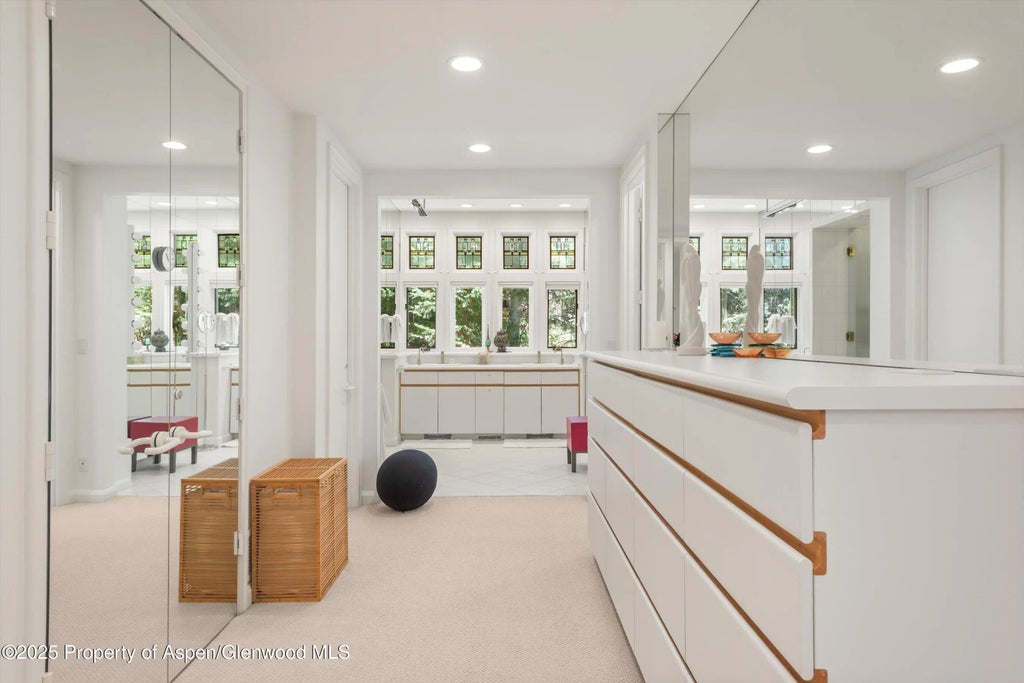 18 of 35 - 1115 Ute Avenue, Aspen, CO