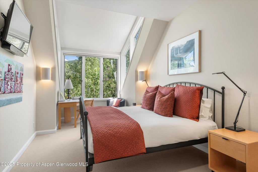 22 of 35 - 1115 Ute Avenue, Aspen, CO