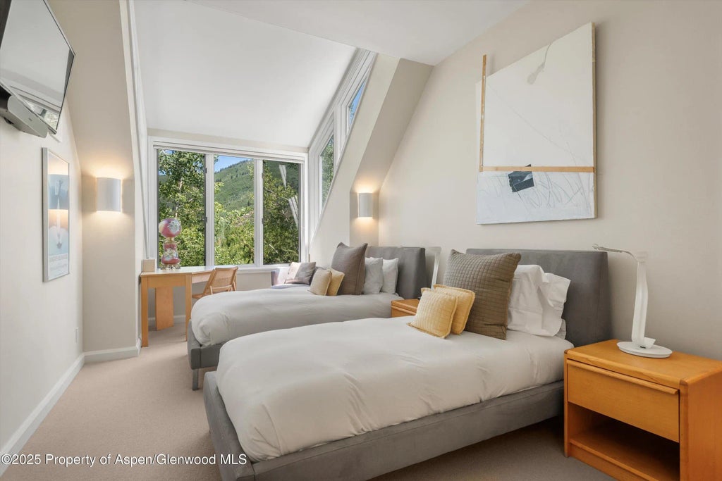 24 of 35 - 1115 Ute Avenue, Aspen, CO