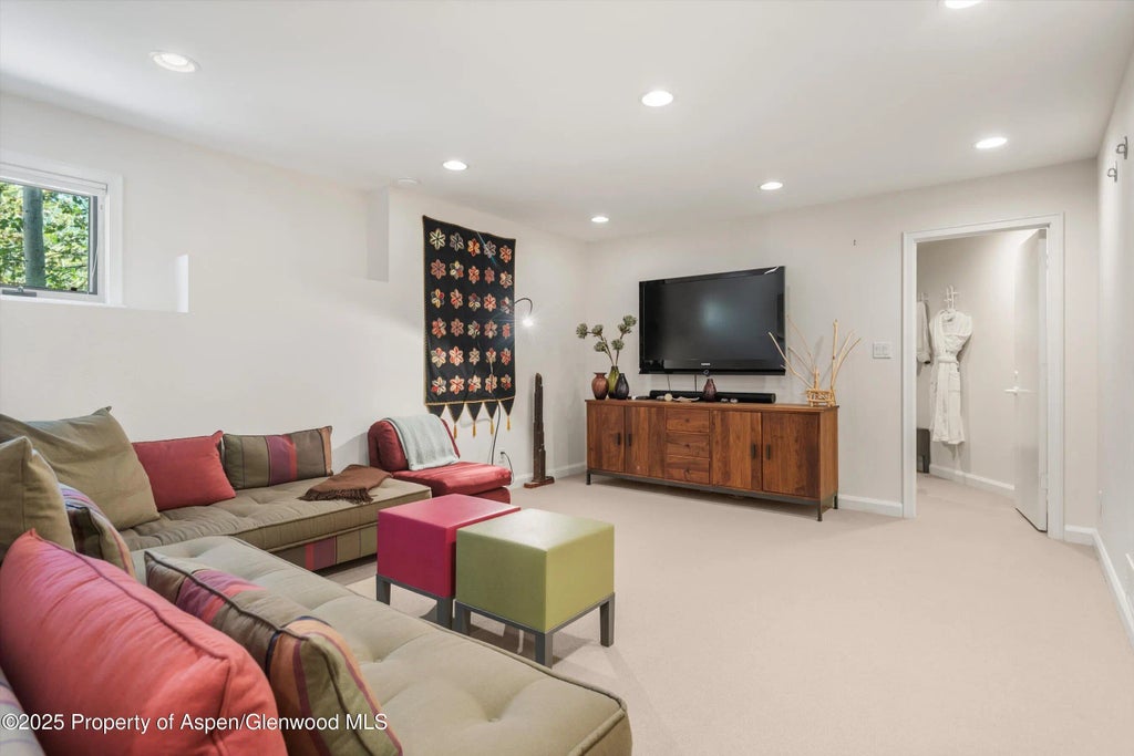 30 of 35 - 1115 Ute Avenue, Aspen, CO