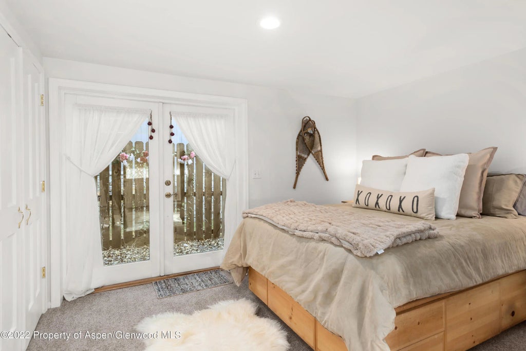10 of 14 - 950 E Durant Avenue Unit 2, Aspen, CO