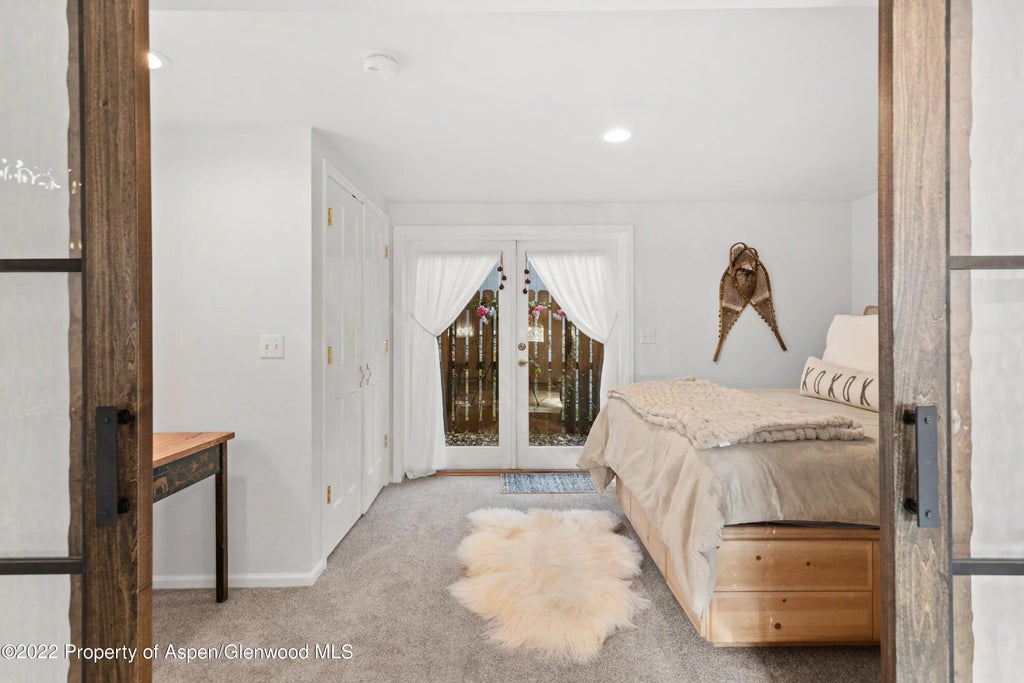 11 of 14 - 950 E Durant Avenue Unit 2, Aspen, CO