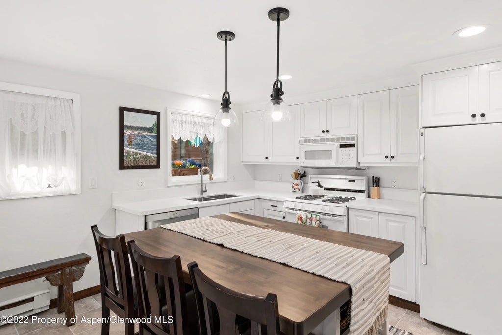 5 of 14 - 950 E Durant Avenue Unit 2, Aspen, CO
