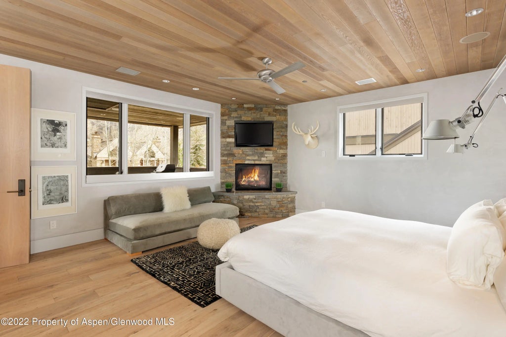 10 of 28 - 410 S West End Street 101, Aspen, CO