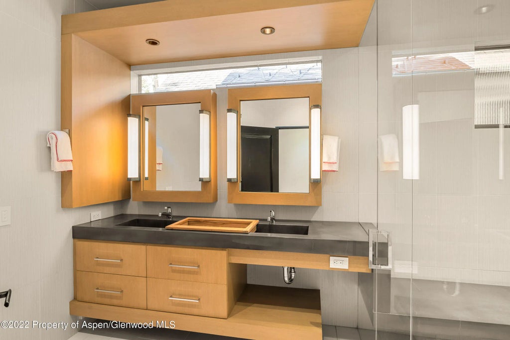 17 of 32 - 940 E Hyman Avenue, Aspen, CO