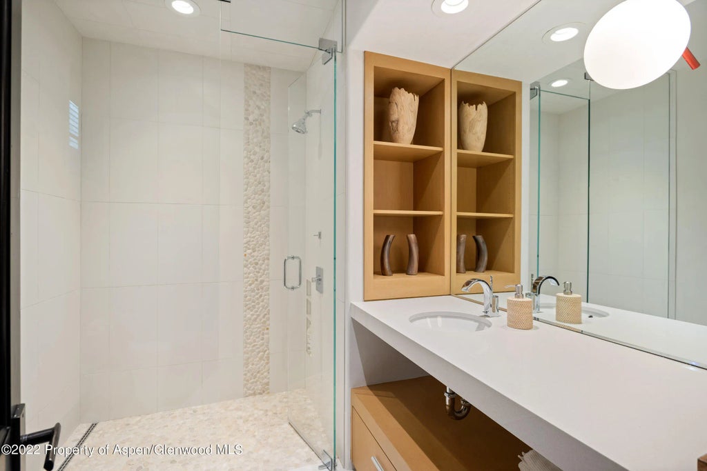 21 of 32 - 940 E Hyman Avenue, Aspen, CO