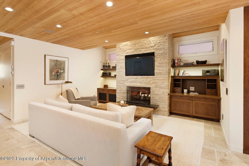 11 of 24 - 100 E Cooper Avenue 6, Aspen, CO