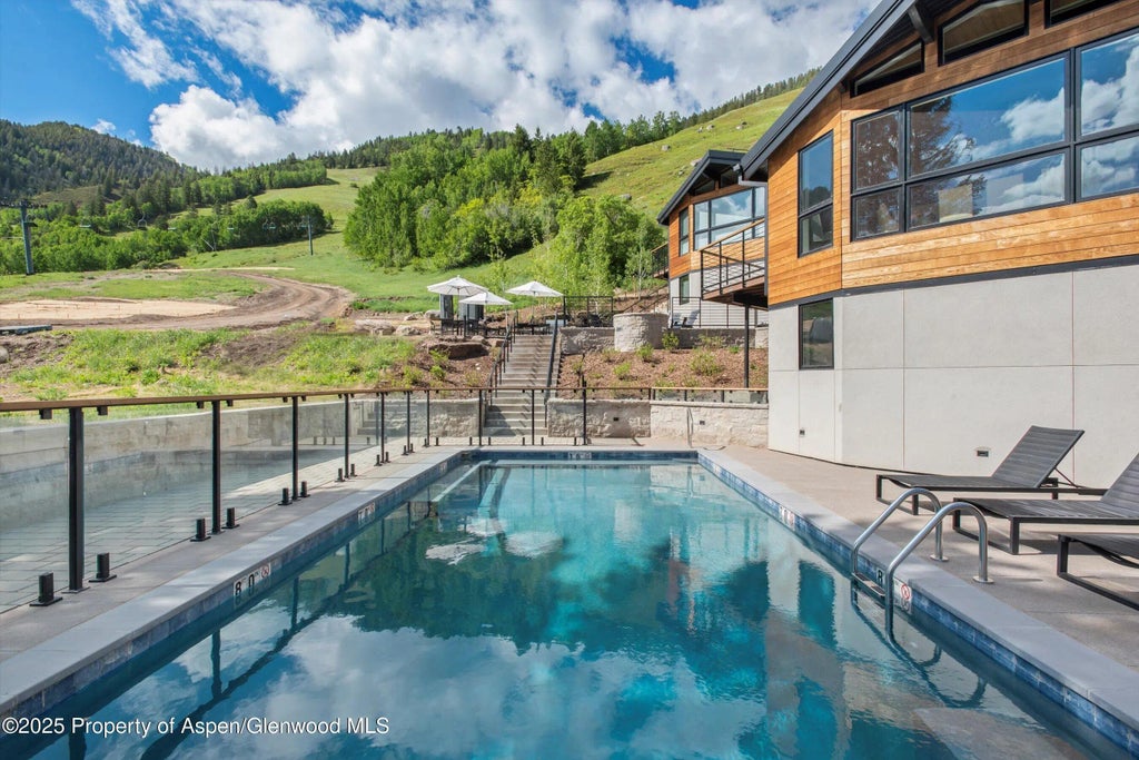 23 of 34 - 809 S Aspen Street 17, Aspen, CO