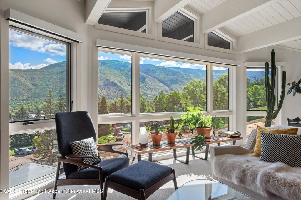 4 of 34 - 809 S Aspen Street 17, Aspen, CO