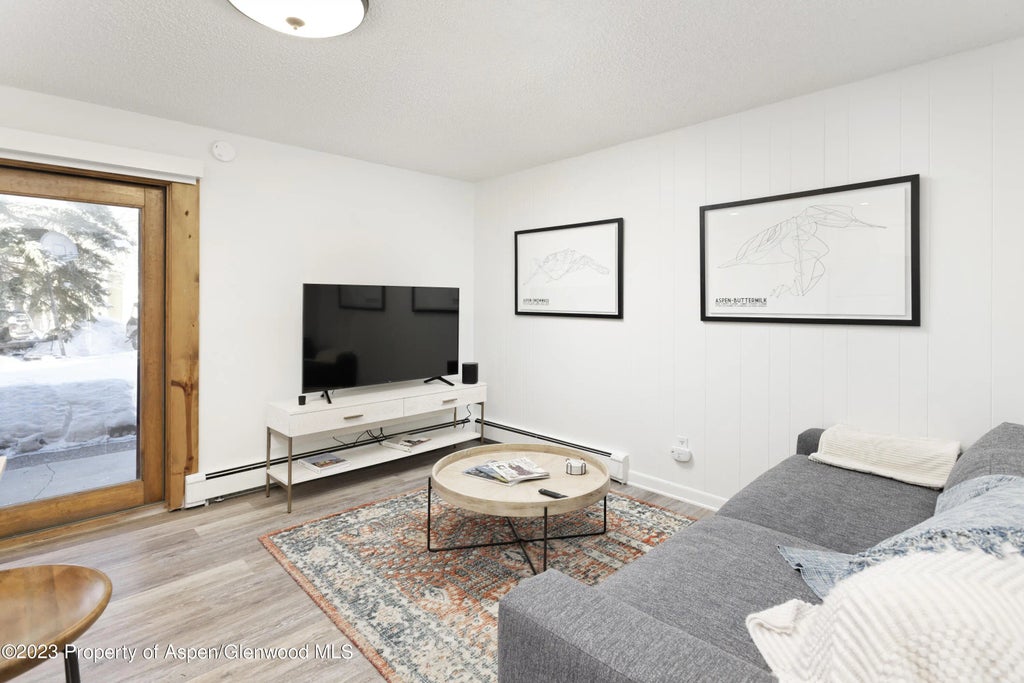 2 of 10 - 424 Park Circle Unit B, Aspen, CO