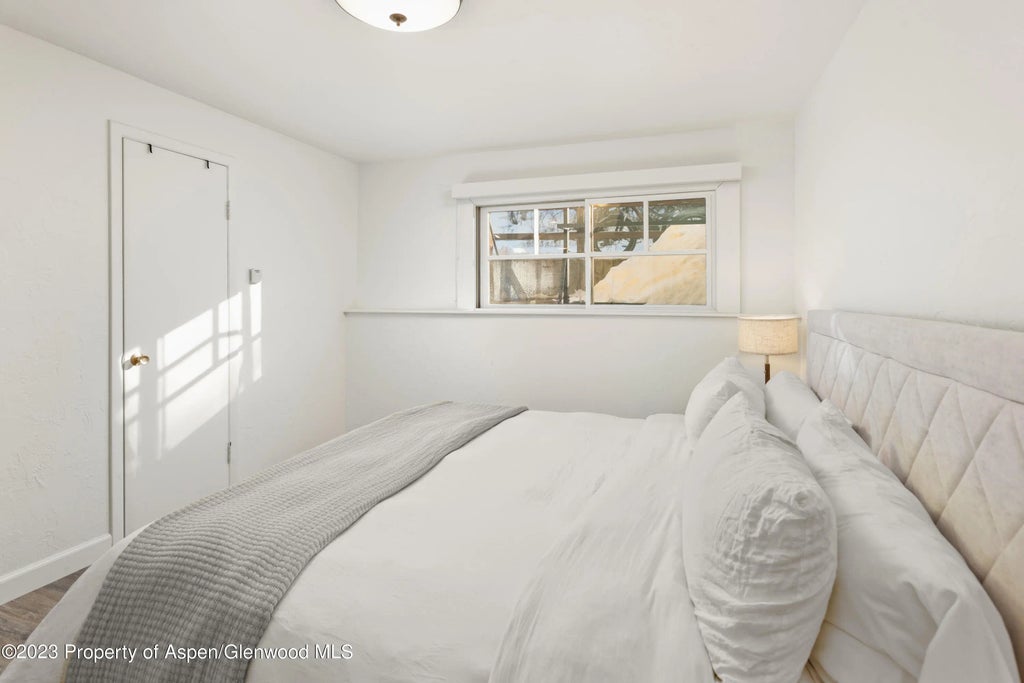 7 of 10 - 424 Park Circle Unit B, Aspen, CO