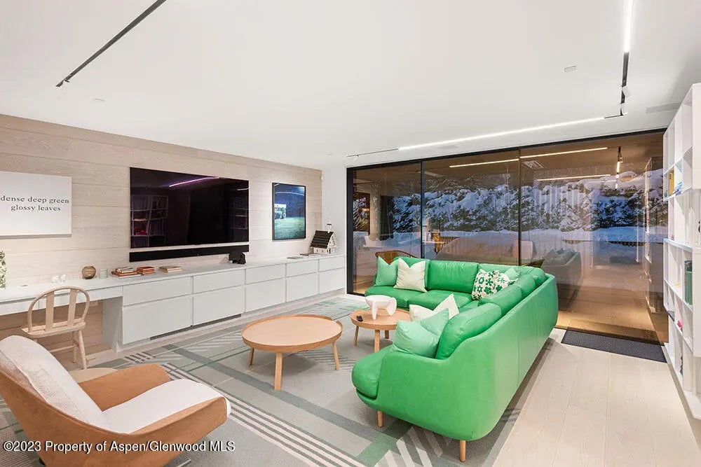 19 of 40 - 630 W Hopkins Avenue, Aspen, CO