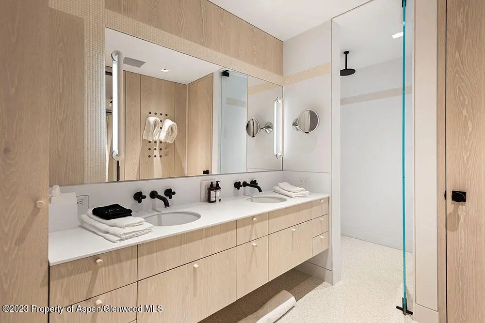 35 of 40 - 630 W Hopkins Avenue, Aspen, CO