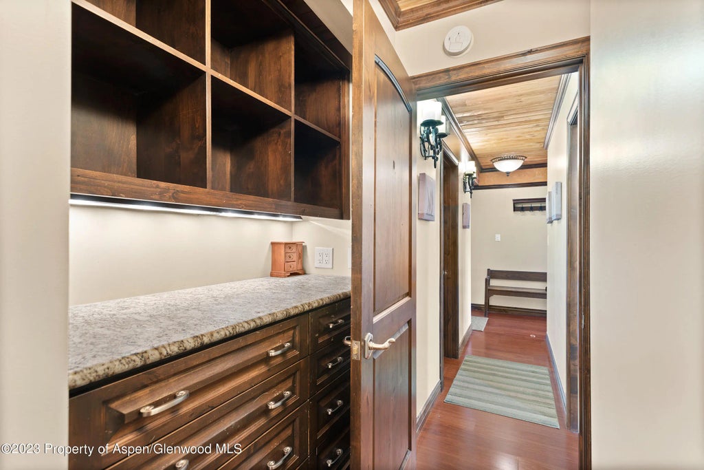 11 of 28 - 39060 Highway 82 #a6, Aspen, CO