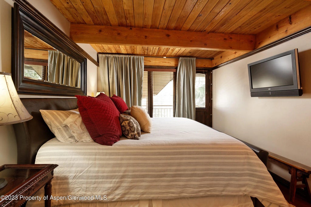 14 of 28 - 39060 Highway 82 #a6, Aspen, CO