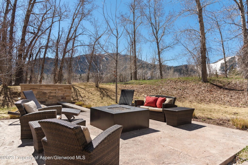 24 of 28 - 39060 Highway 82 #a6, Aspen, CO