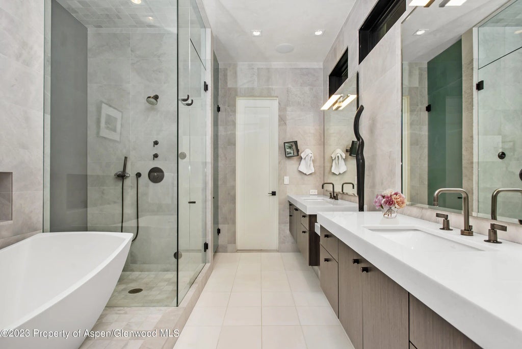 17 of 30 - 307 N Sixth Street, Aspen, CO
