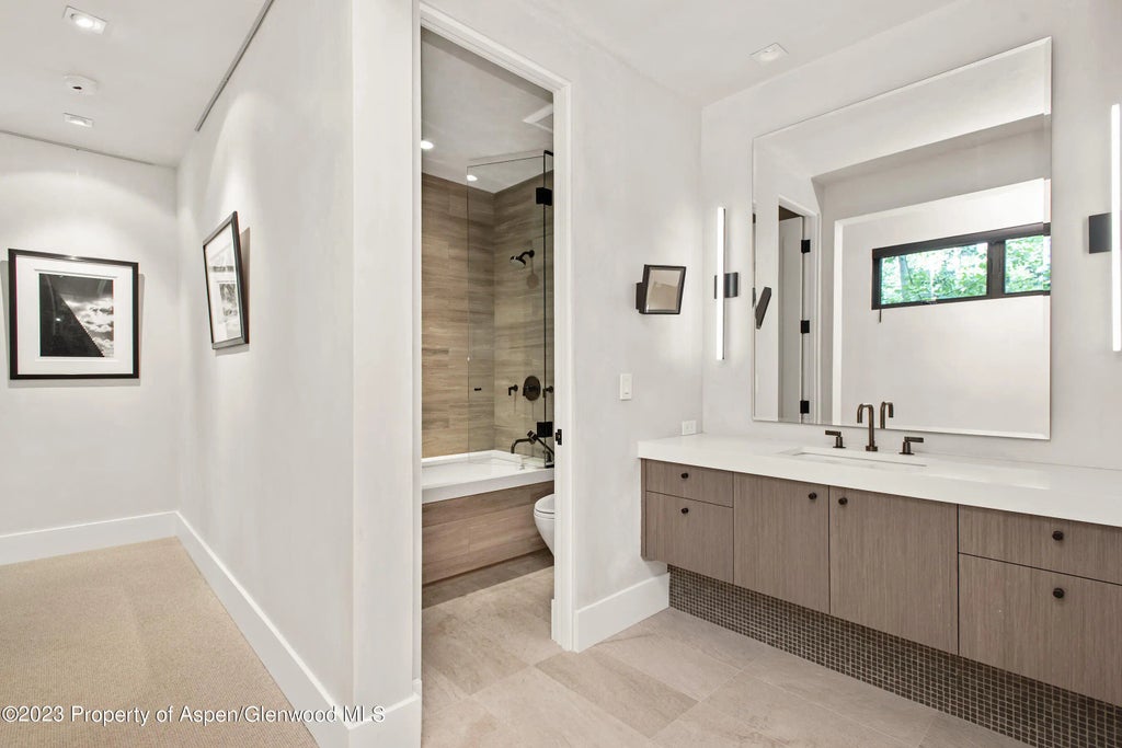 21 of 30 - 307 N Sixth Street, Aspen, CO