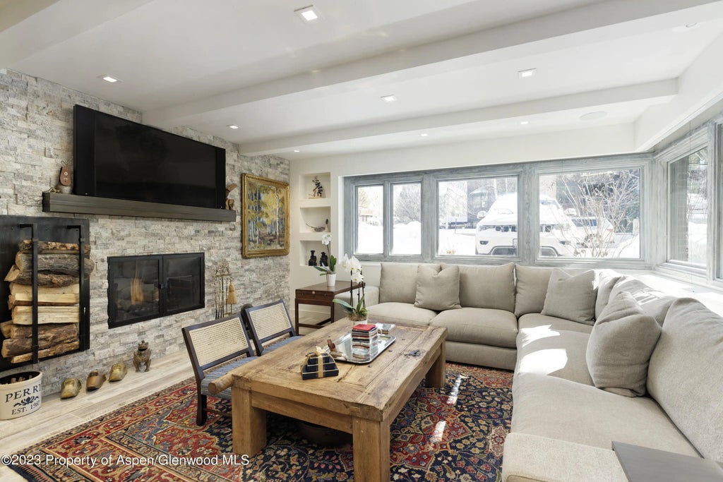 1 of 17 - 525 S Original Street Unit B, Aspen, CO