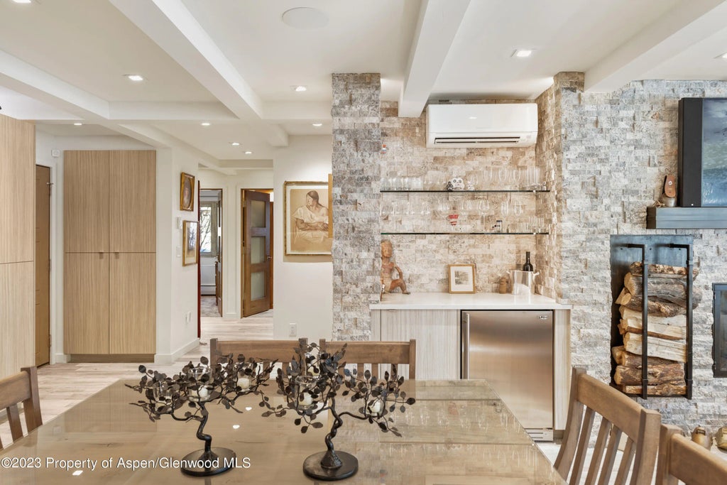7 of 17 - 525 S Original Street Unit B, Aspen, CO