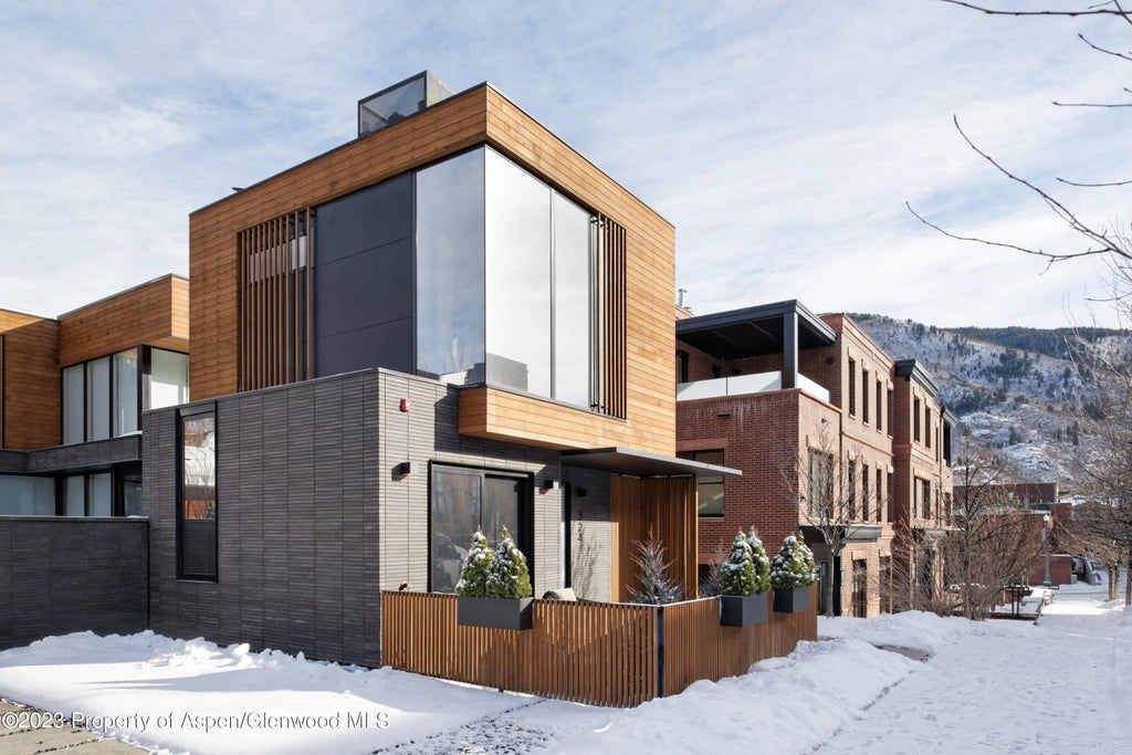 37 of 53 - 322-324 E Bleeker Street, Aspen, CO