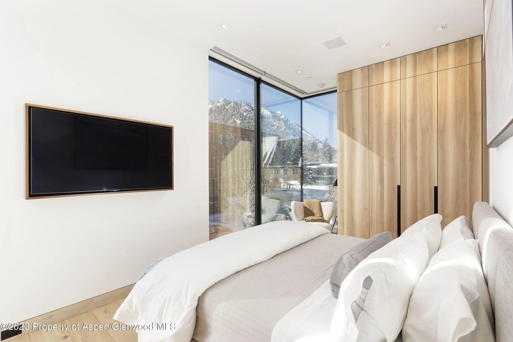47 of 53 - 322-324 E Bleeker Street, Aspen, CO