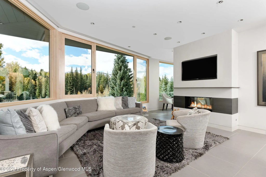 6 of 33 - 58 Pitkin Way, Aspen, CO